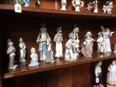 Various Spanish figures including Nao etc.