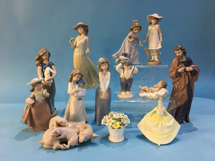 Collection of various figures including Lladro, Nao etc. - Image 2 of 3