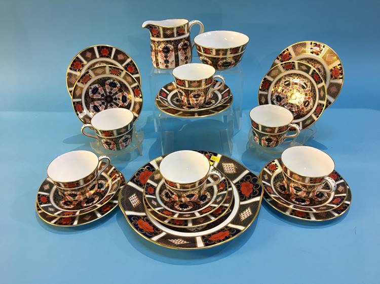 A Royal Crown Derby Imari, 1128 pattern 21 piece tea service - Image 3 of 3