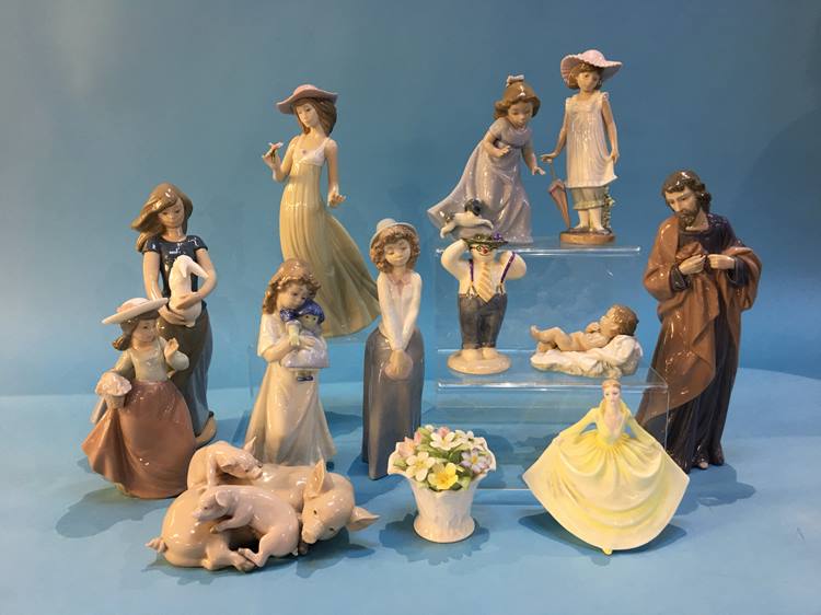 Collection of various figures including Lladro, Nao etc. - Image 3 of 3