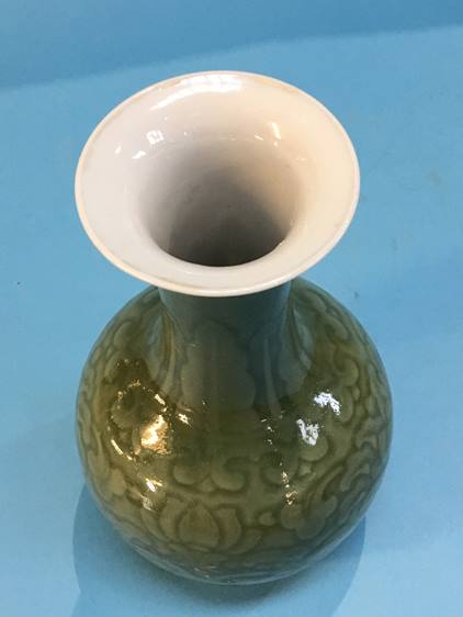 An Oriental tea glaze vase, character marks to base - Image 5 of 5
