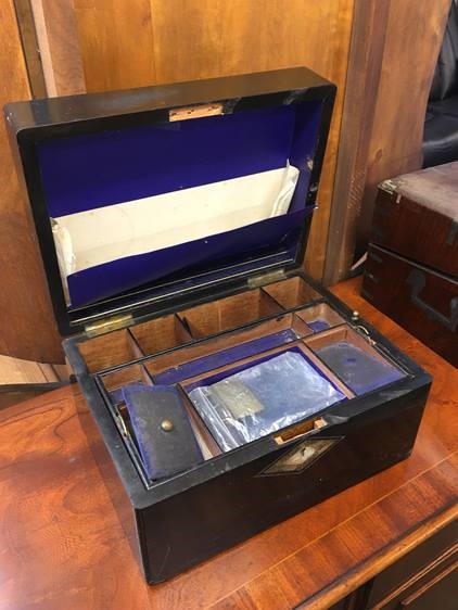 An ebonised work box and a rosewood writing slope - Image 2 of 3