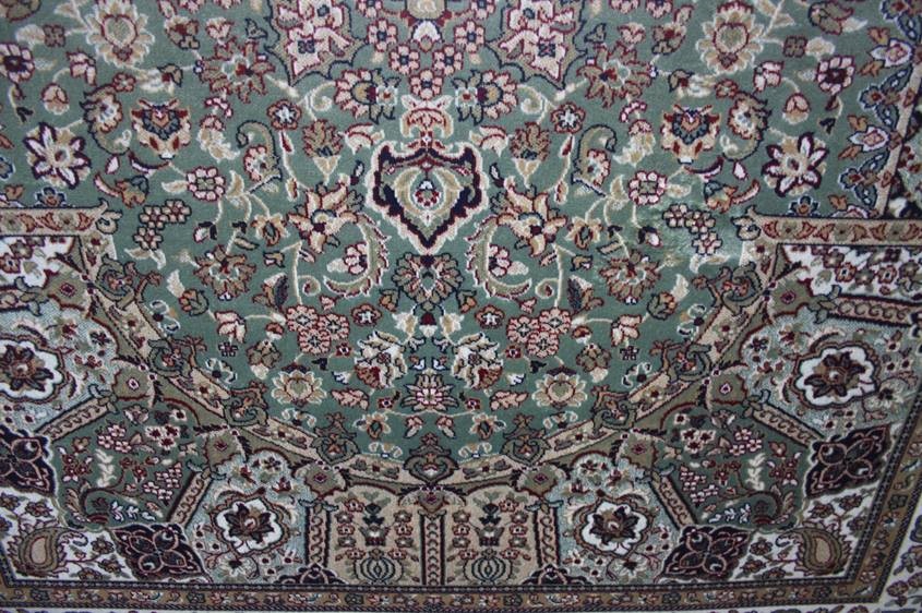 A modern Kashan rug, 230 cm x 160 cm