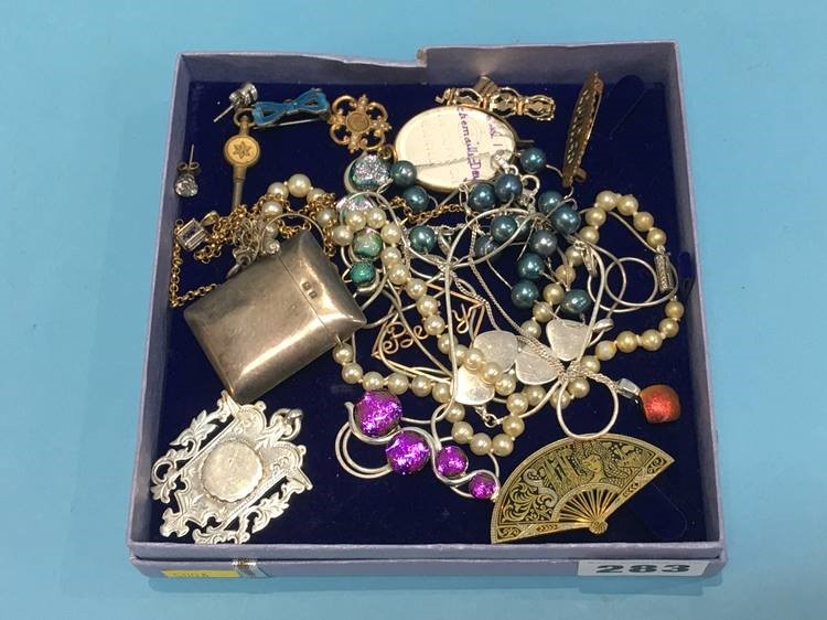 Tray of assorted jewellery, silver Vesta etc.