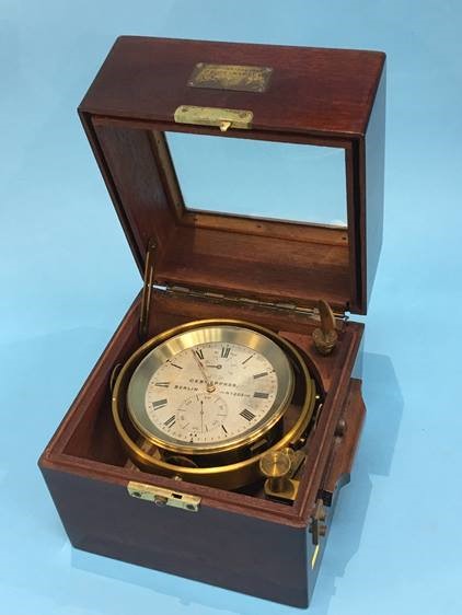 A 20th century German two day marine chronometer by Wempe, Hamburg, no. 203, bears label to mahogany - Image 2 of 8