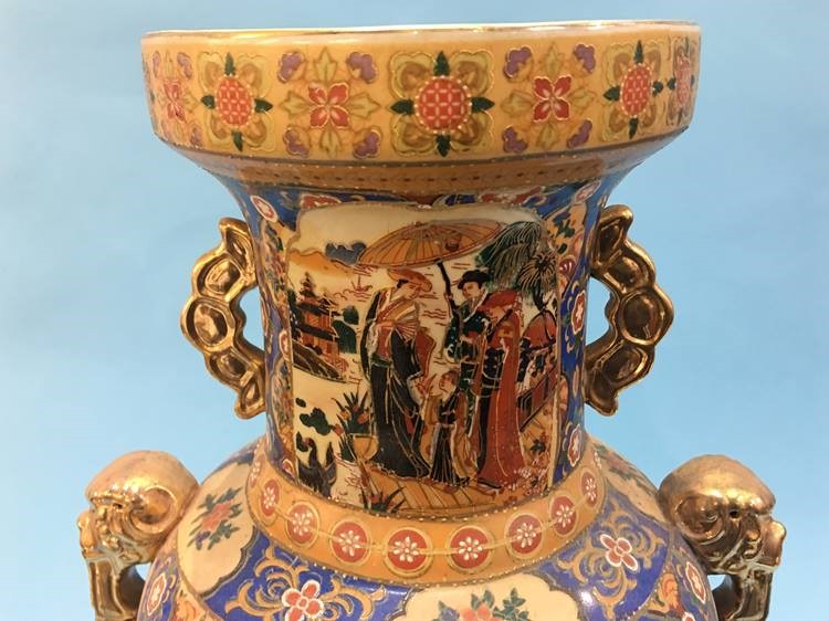 A decorative Oriental vase - Image 4 of 10