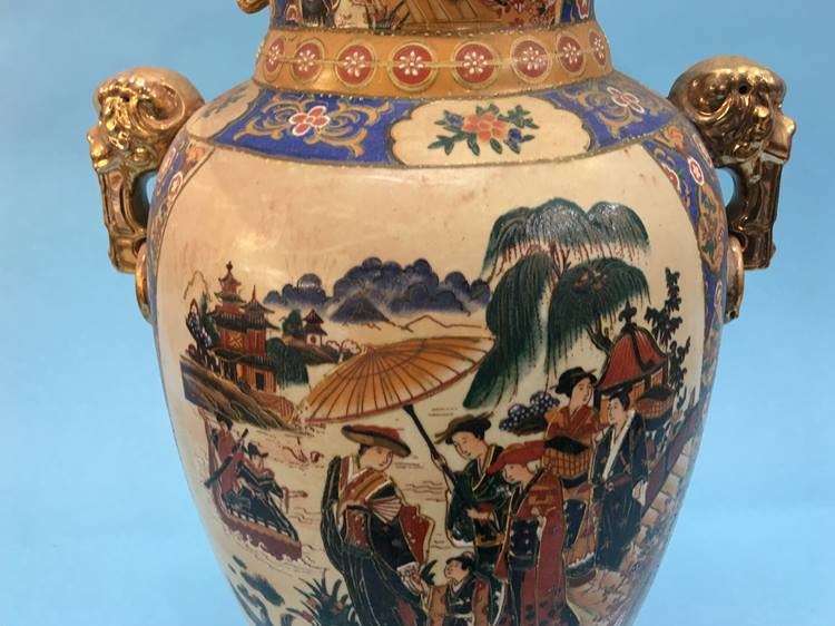 A decorative Oriental vase - Image 5 of 10