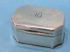 A silver nutmeg grater, Thomas Phipps, London, 1816, 48x33x23mm, 51 grams