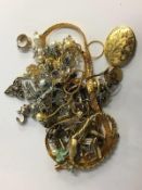 Bag of assorted costume jewellery