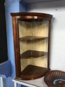 Corner cabinet