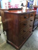 An Edwardian mahogany chest of drawers
