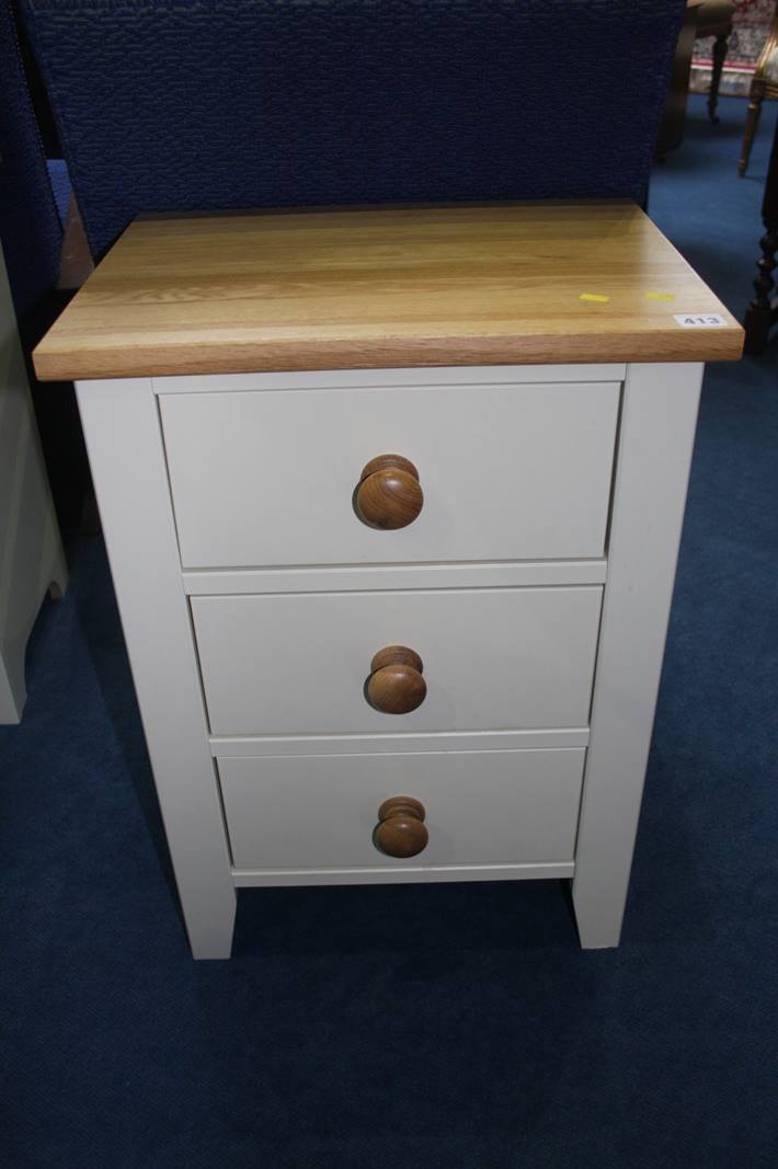 Pair of modern bedside chests