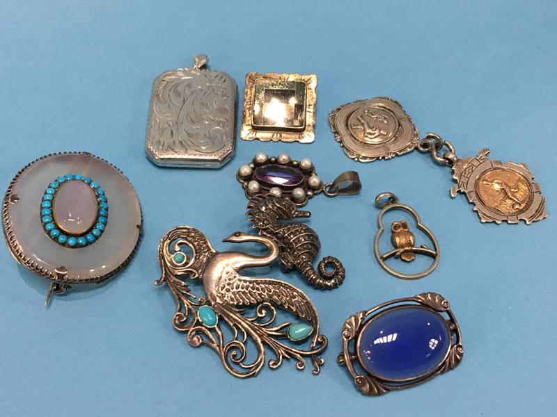 A bag of silver and other jewellery