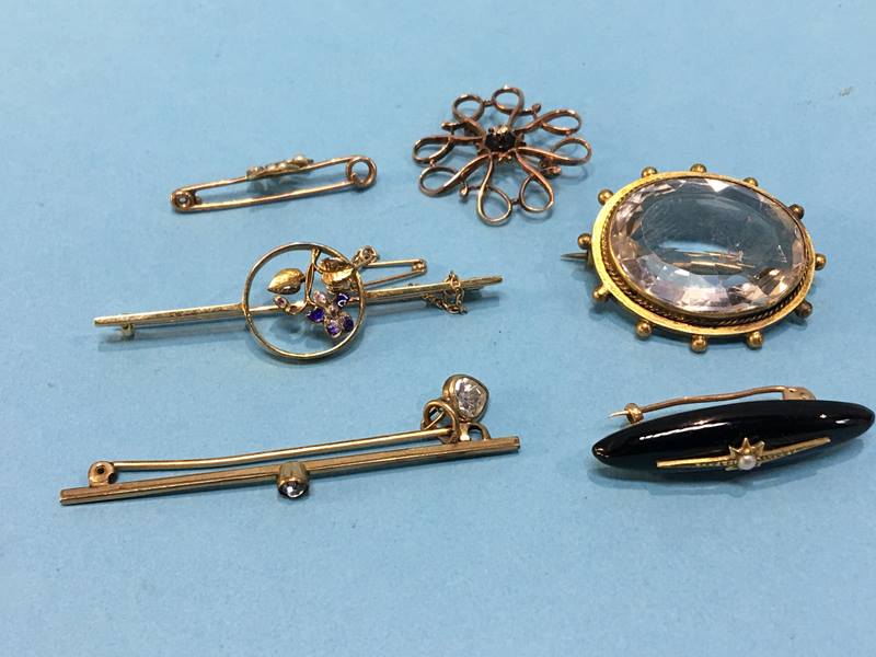 A collection of various brooches, some 9ct, one stamped 15 etc. - Image 2 of 3