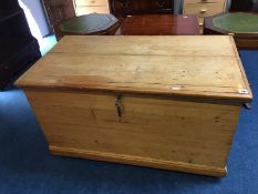 Pine blanket box