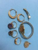 Pair of 9ct gold earrings, 9ct gold bar brooch, an 18ct gold dress ring, two 9ct gold dress rings