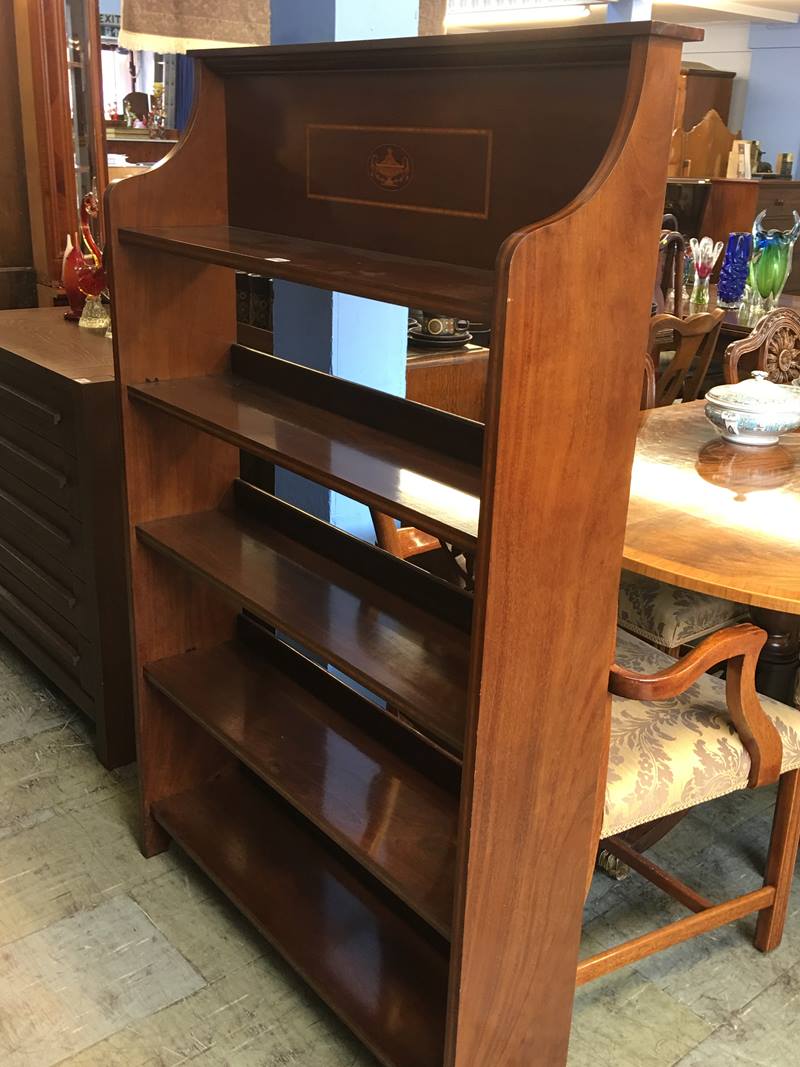 An Edwardian open bookcase, 95cm wide