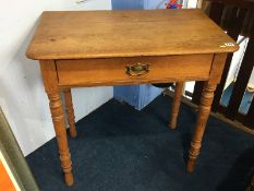 Oak single drawer side table