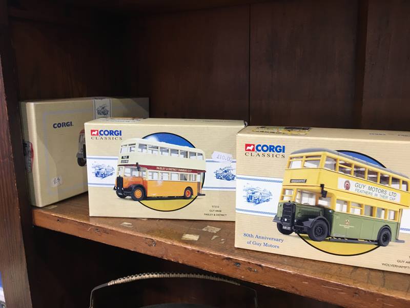 Quantity Corgi buses - Image 3 of 3