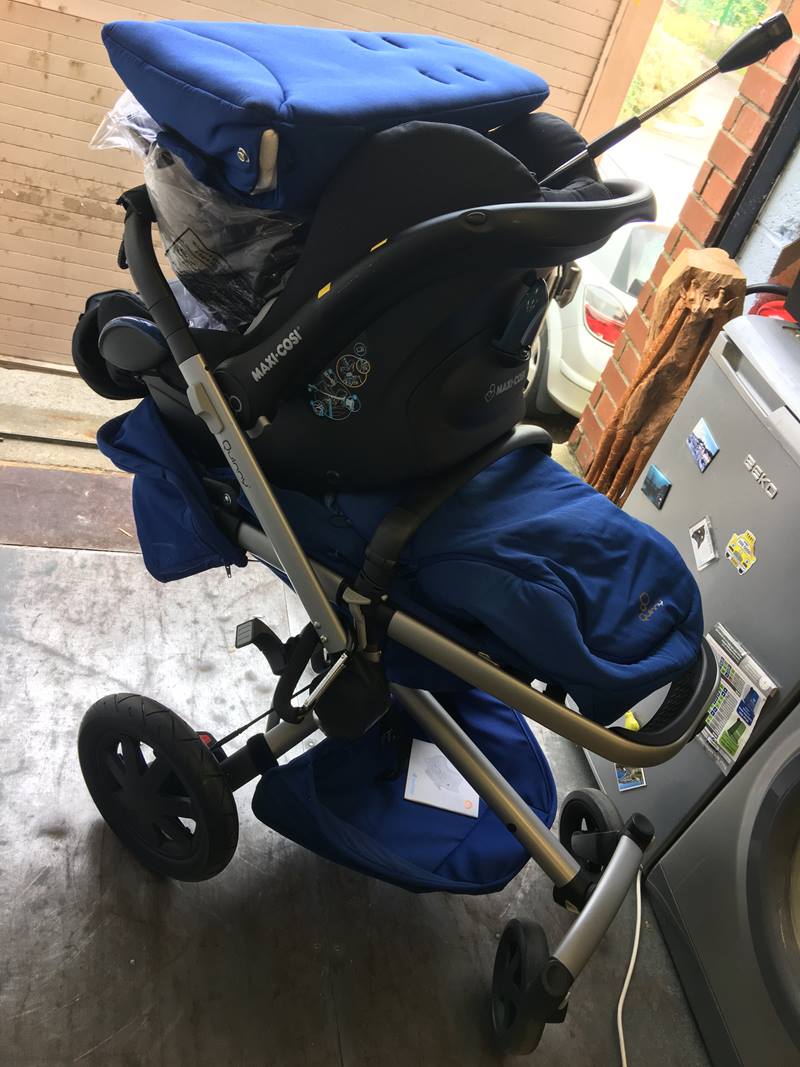 A Maxi Cosy 'Quinny' pushchair and car seat (as new) - Image 3 of 5