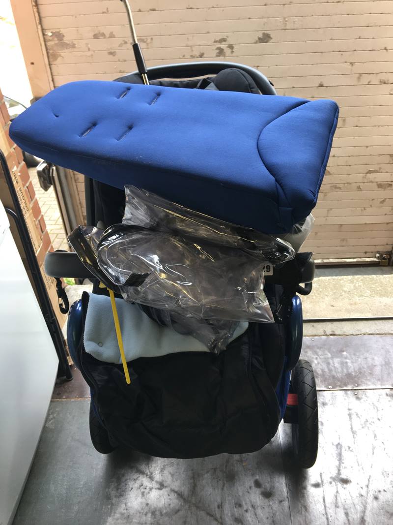 A Maxi Cosy 'Quinny' pushchair and car seat (as new) - Image 2 of 5