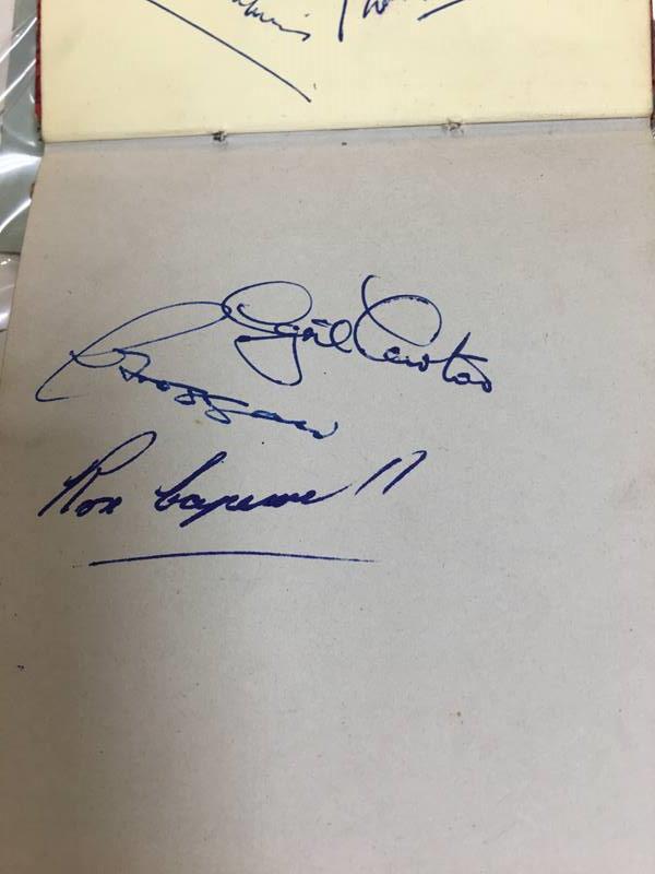 An autograph book to include Blackpool, Stan Mortenson, Manchester United, Arsenal, Liverpool, - Image 9 of 10