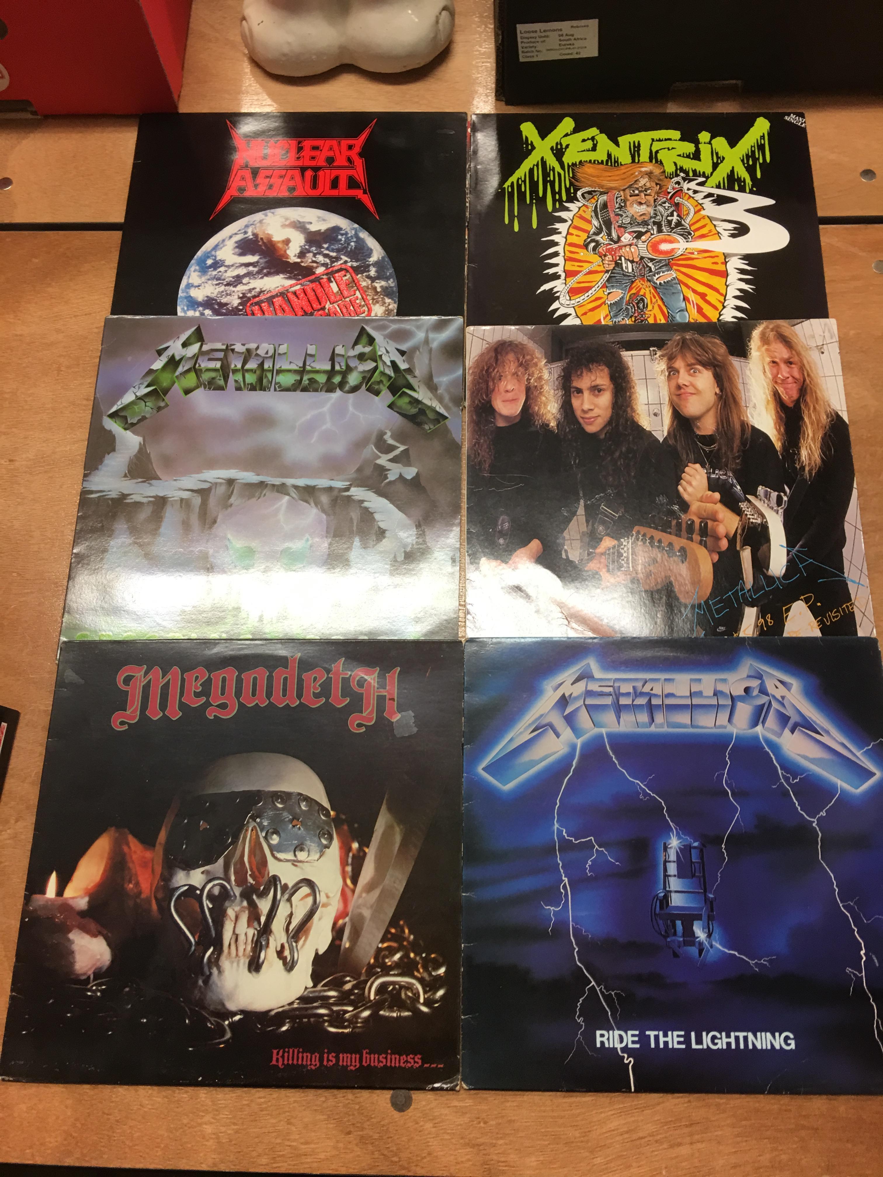 A box of heavy metal vinyl records, including a signed 'Steve Vai' album - Image 10 of 12