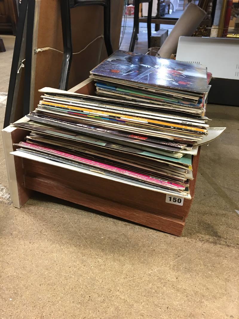 Quantity of vinyl records including 'Do Misani', 'Madonna' and 'Blondie'