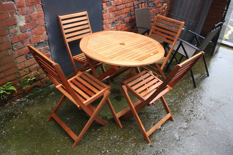 Teak patio set - Image 3 of 4