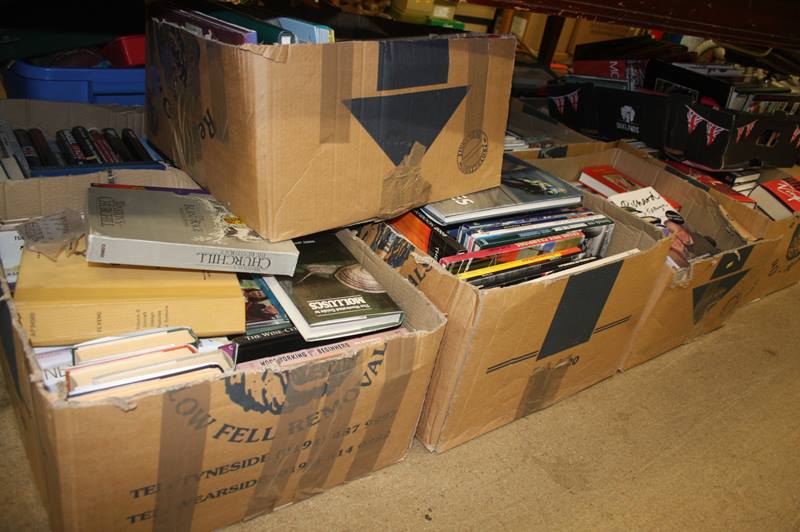 Eleven boxes of books - Image 2 of 2