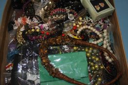 Quantity of costume jewellery