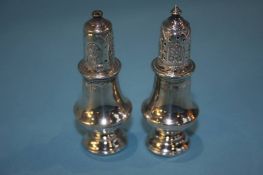 A silver salt and pepper