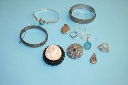 Bag of assorted silver jewellery etc.