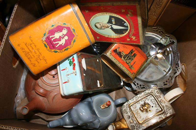 A shelf of miscellaneous, decorative tins etc. - Image 2 of 4