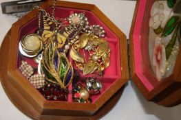 Jewellery box and costume jewellery