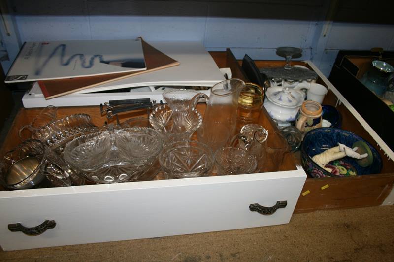 A shelf of miscellaneous glassware etc. - Image 2 of 2