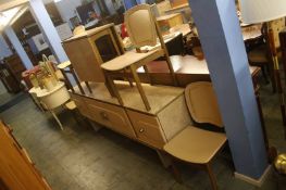 A Stonehill Furniture Vintage retro dining room suite