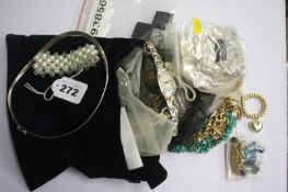 Assorted silver and costume jewellery