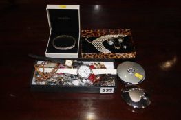 Assorted costume jewellery