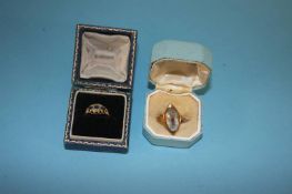 An 18ct gold dress ring and a 9ct ring, total weight 6.2 grams