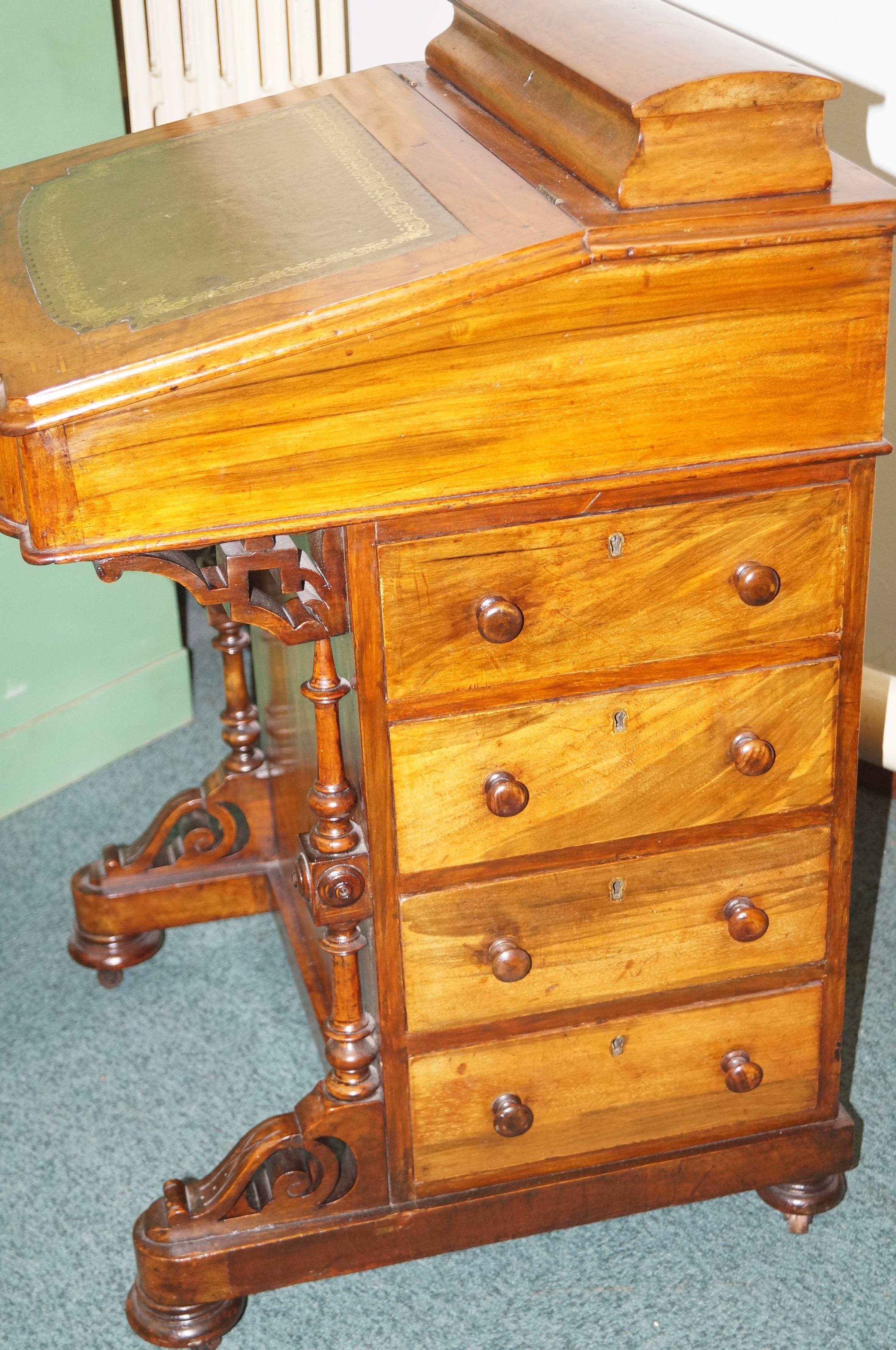 Victorian walnut Davenport, hinged stationary comp - Image 2 of 3