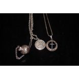 3 Sterling silver chains & pendants Weigh-30g