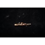 9 ct Gold good luck pin brooch