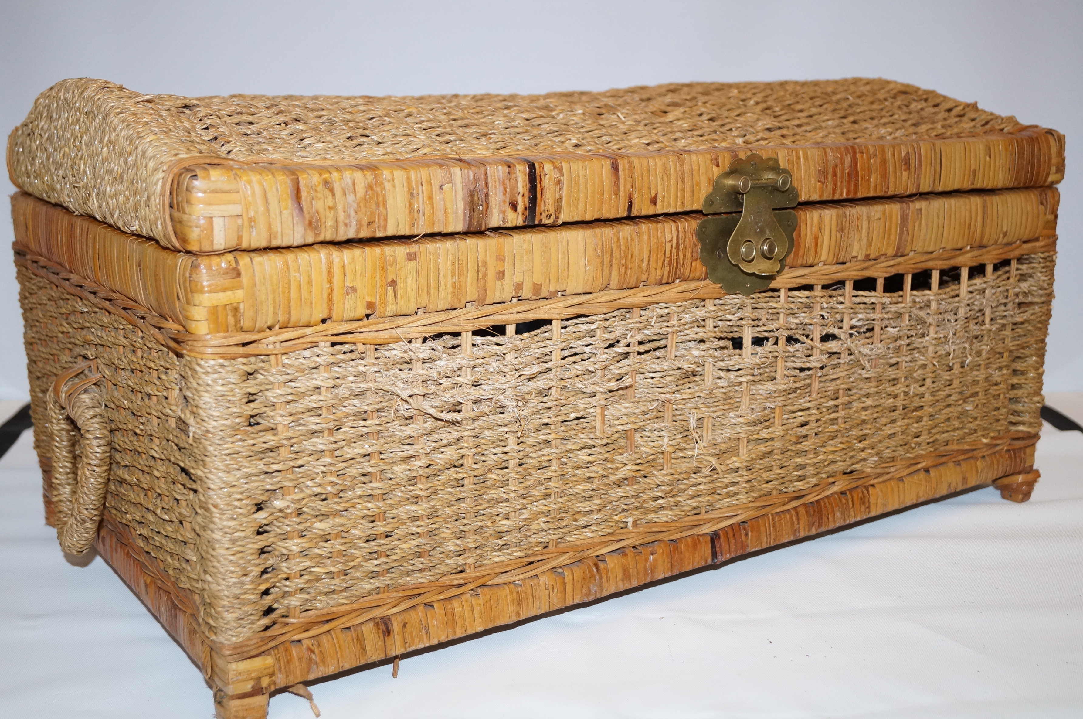 Seagrass twin handled chest