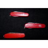 3 Victronox Swiss Army knives