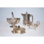 Group of plated ware to include walker & hall and