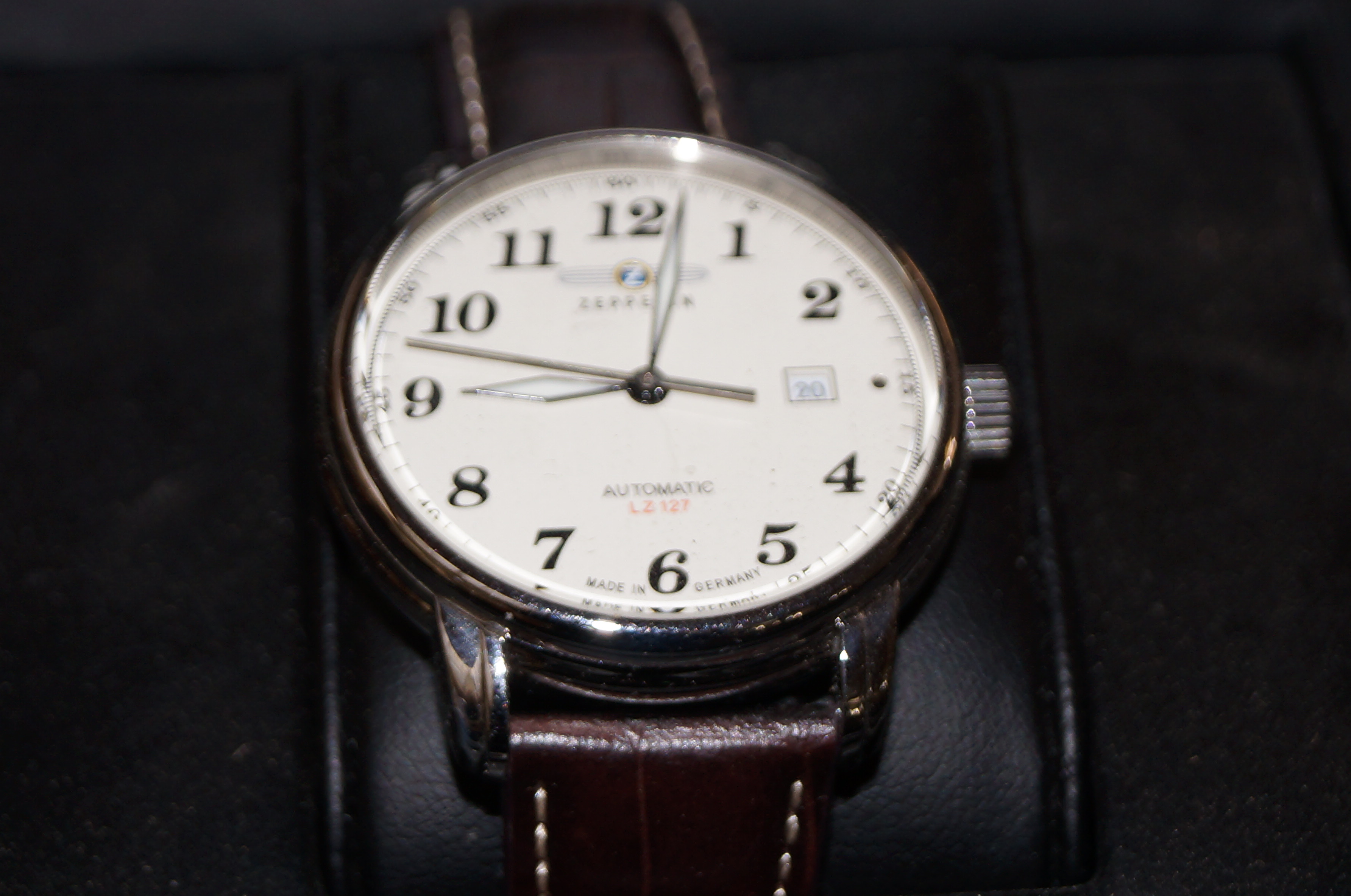 Gents Zepplin automatic wristwatch with box & pape