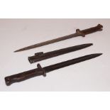 2 early bayonets (1 with stamped ricasso & scabbar