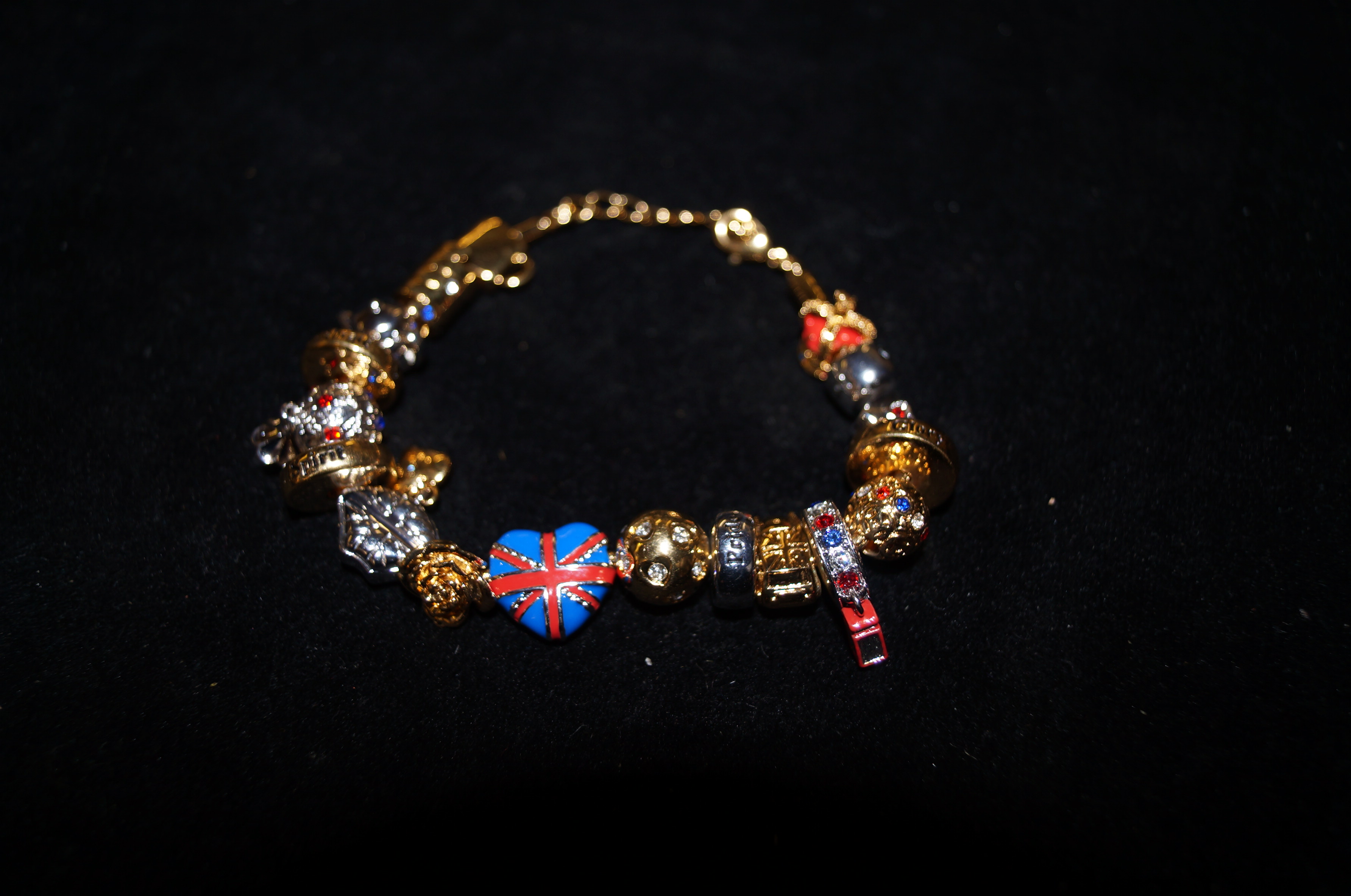 England charm bracelet