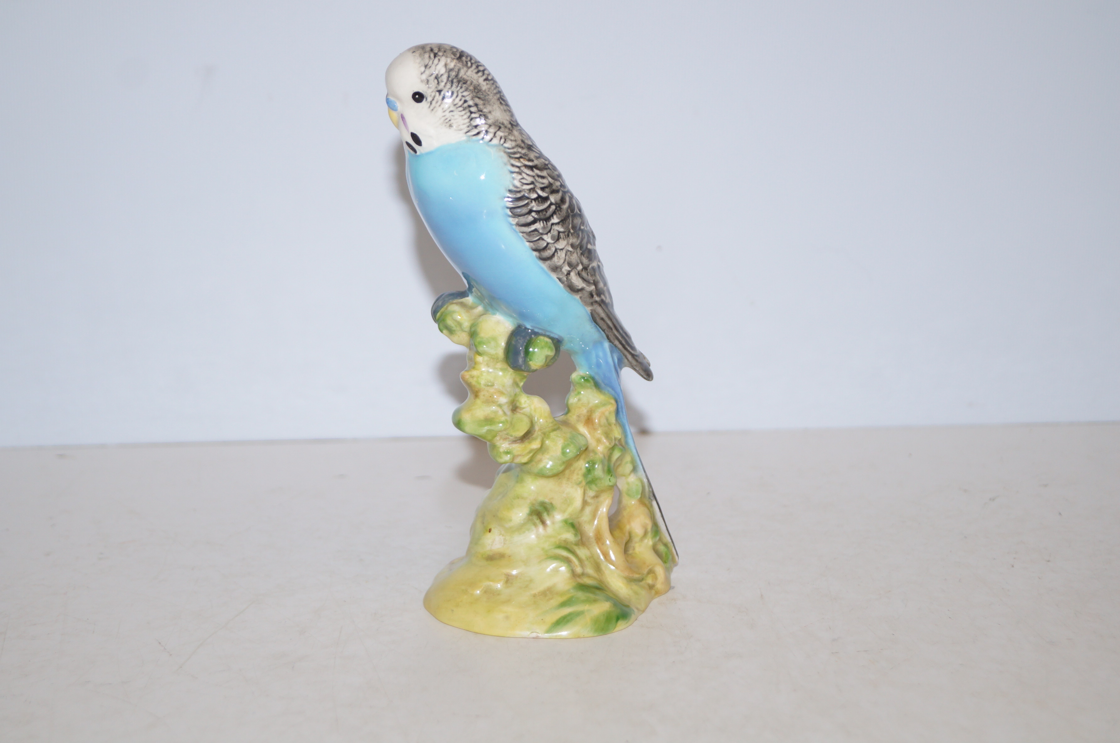 Beswick figure of blue budgie 1217 Height 17 cm